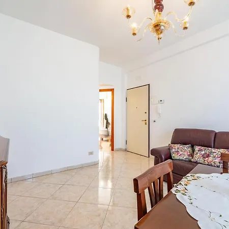 Apartment Nacci White By Rentbeat