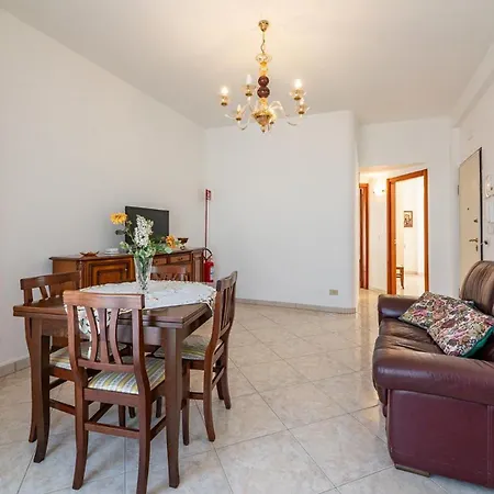 Nacci White By Rentbeat Apartment
